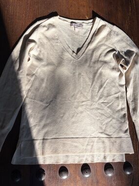Banana Republic Cream V-Neck Lightweight Merino Wool Sweater